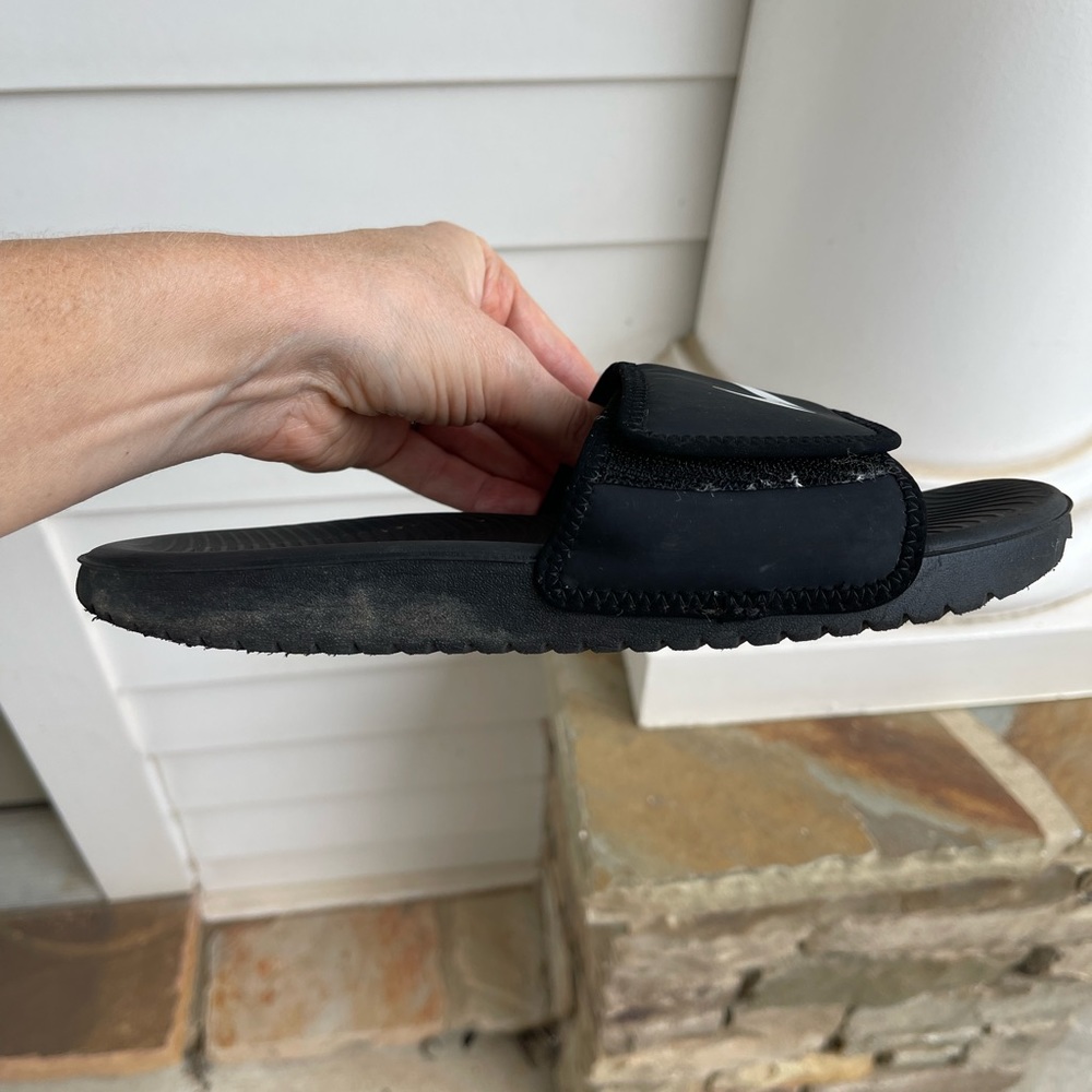 Nike Kids Black Slide Sandals - Picture 4 of 5